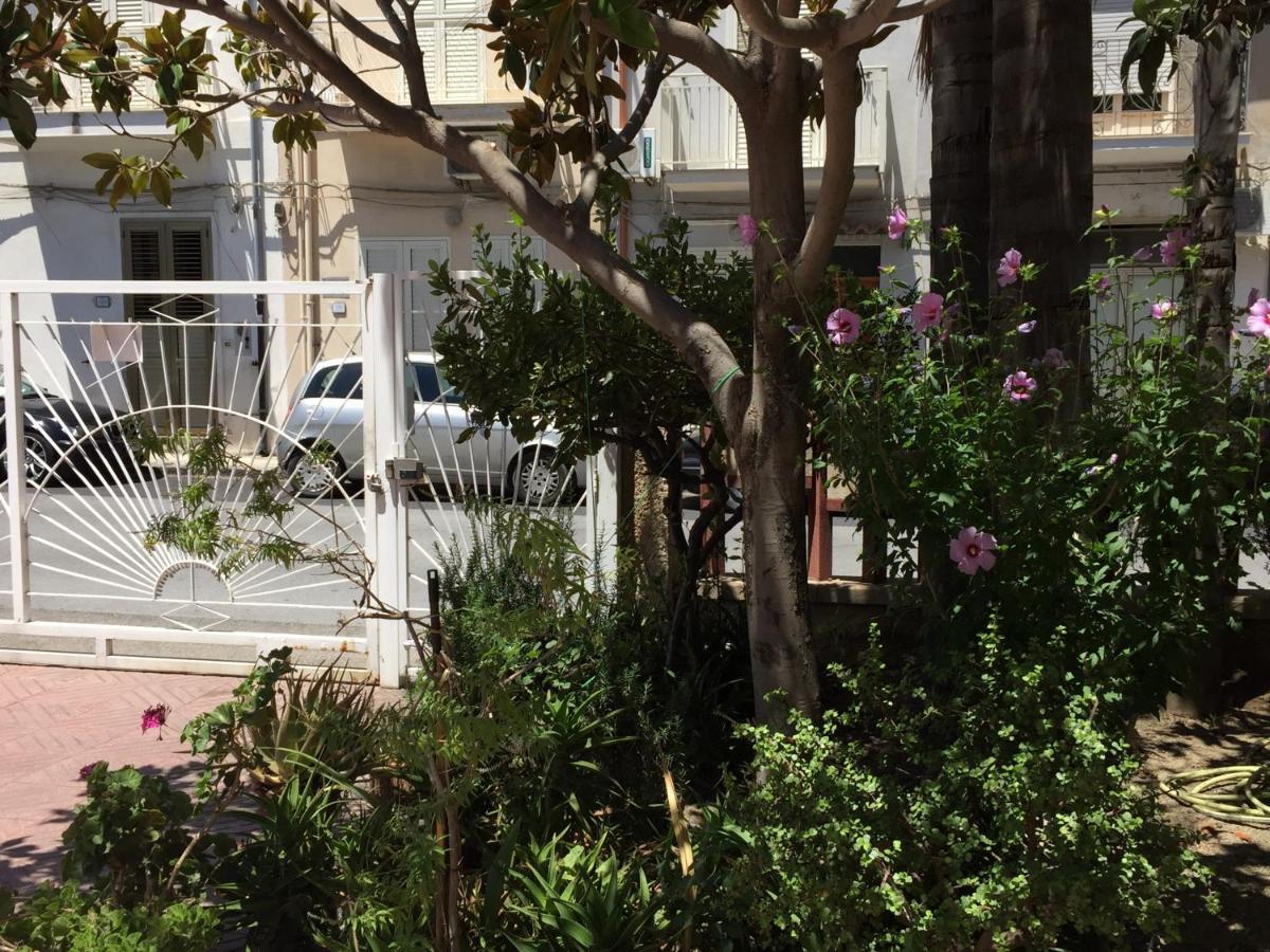 Le Zagare Apartments SantʼAlessio Siculo Exterior foto