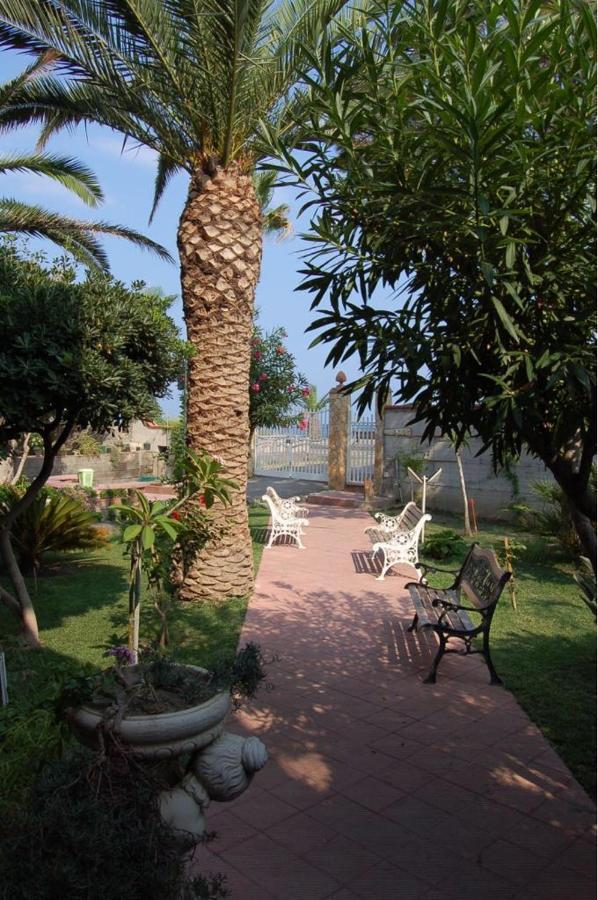 Le Zagare Apartments SantʼAlessio Siculo Exterior foto